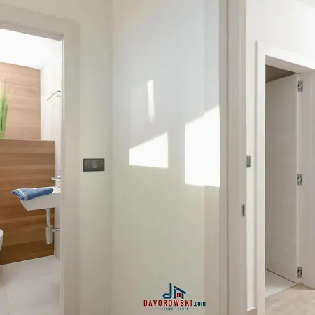 Hotel La Comfortable 4*